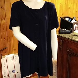 Short sleeve buttoned tunic